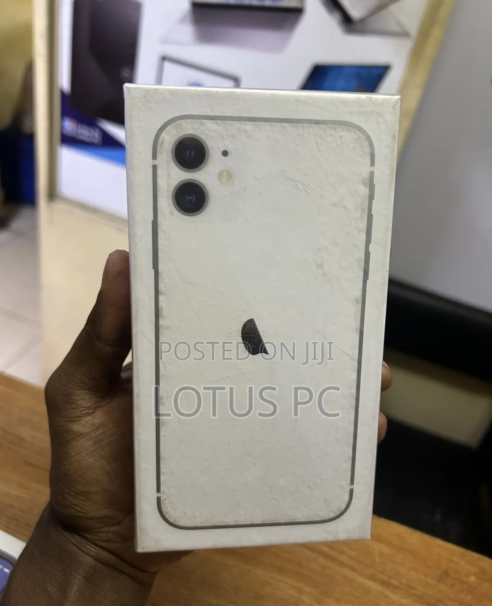 New Apple iPhone 11 128 GB White
