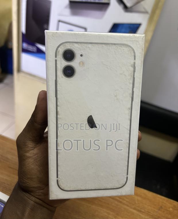 New Apple iPhone 11 128 GB White