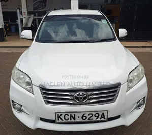 Toyota Vanguard 2010 White