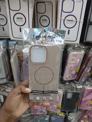 iPhone 16 Pro Max Gold Glitter-Finished Magsafe Phone Case