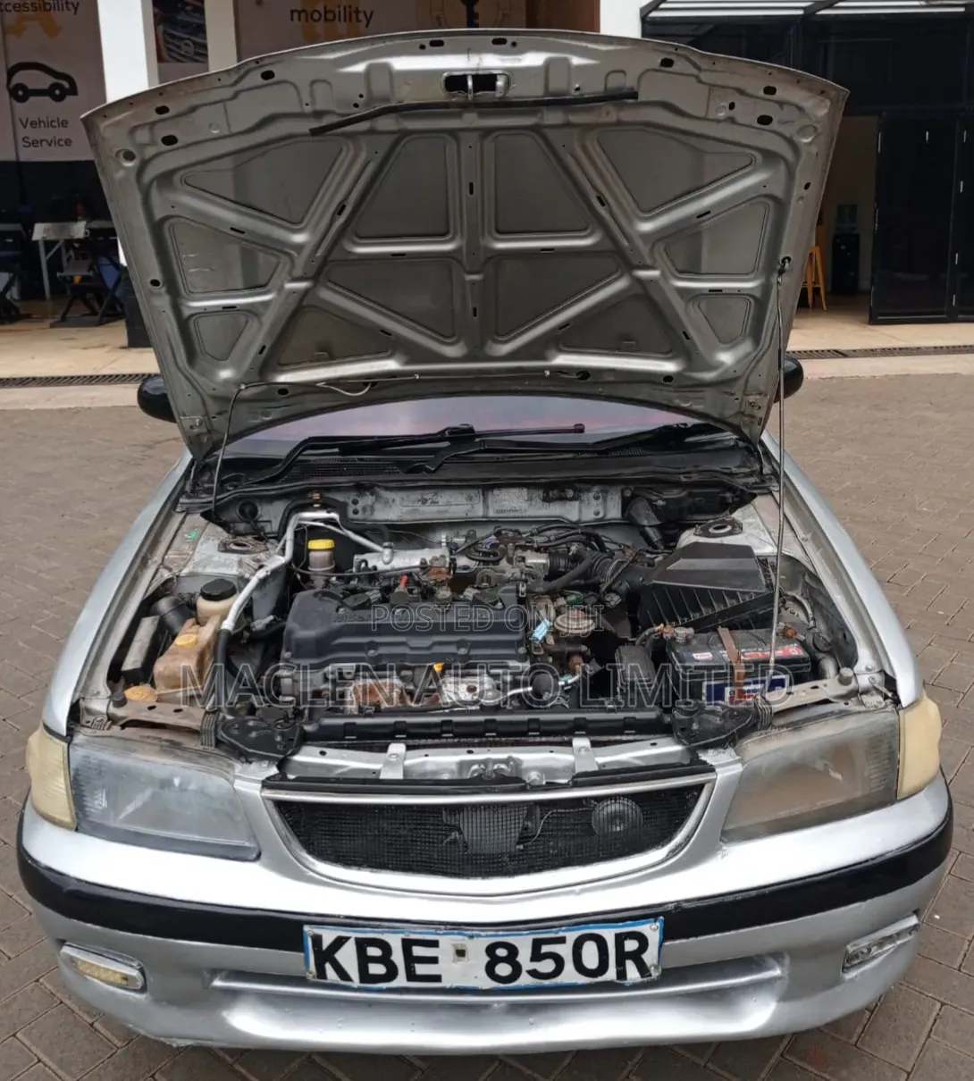 Nissan Sunny 2001 Silver