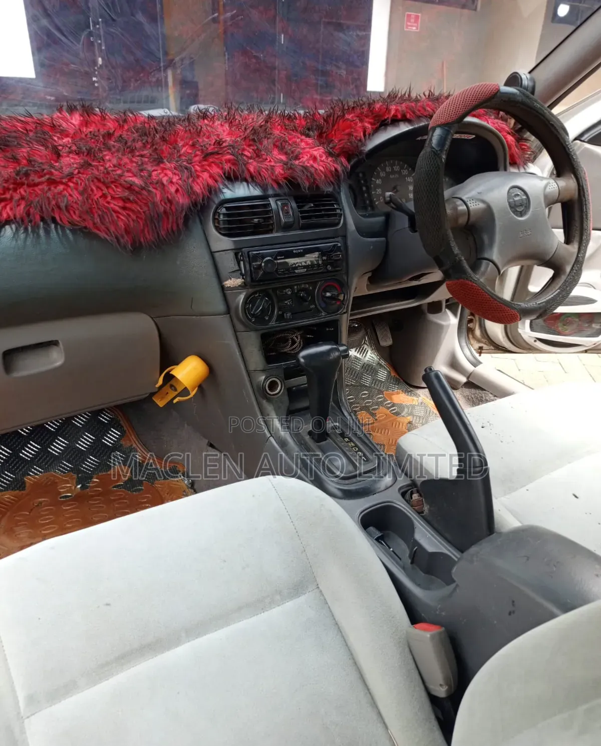 Nissan Sunny 2001 Silver