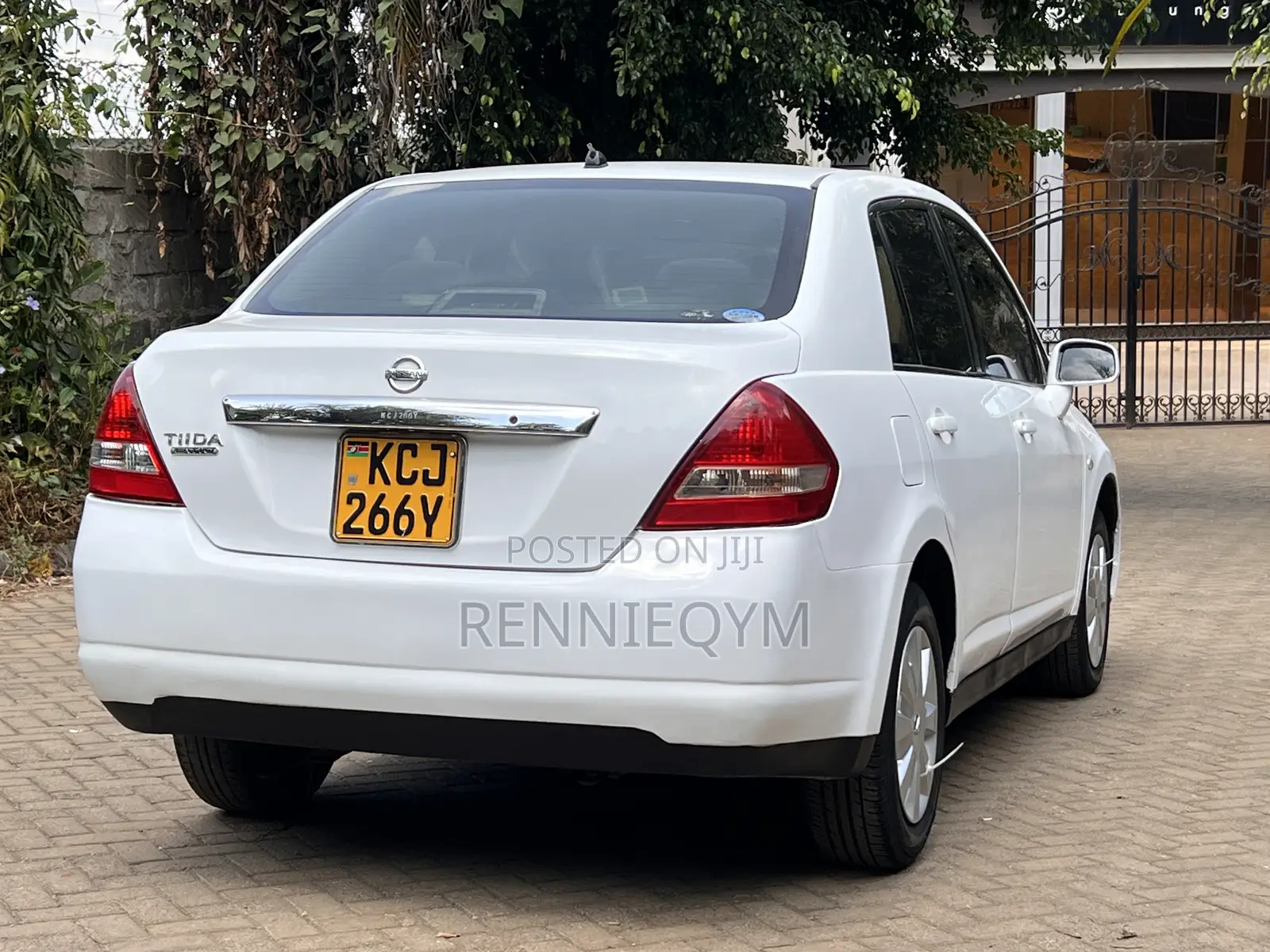 Nissan Tiida 2009 White