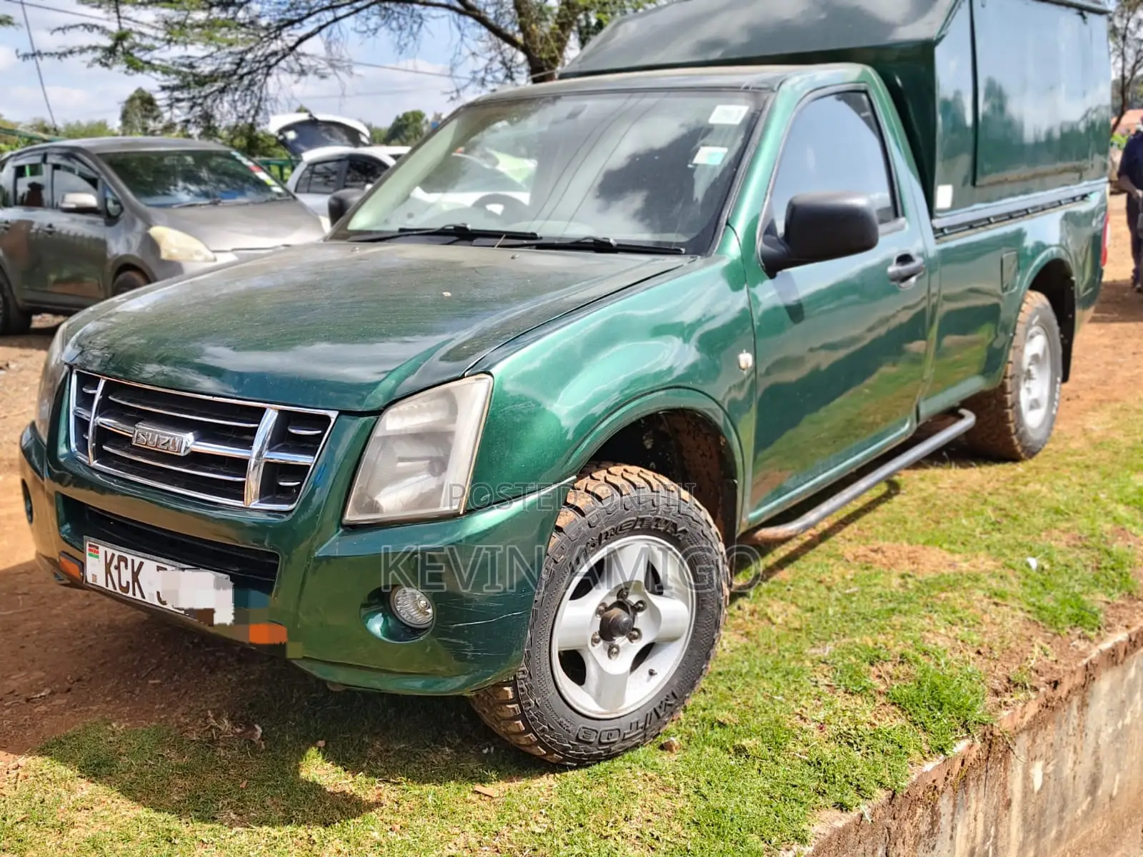 Isuzu D-MAX 2009 Green