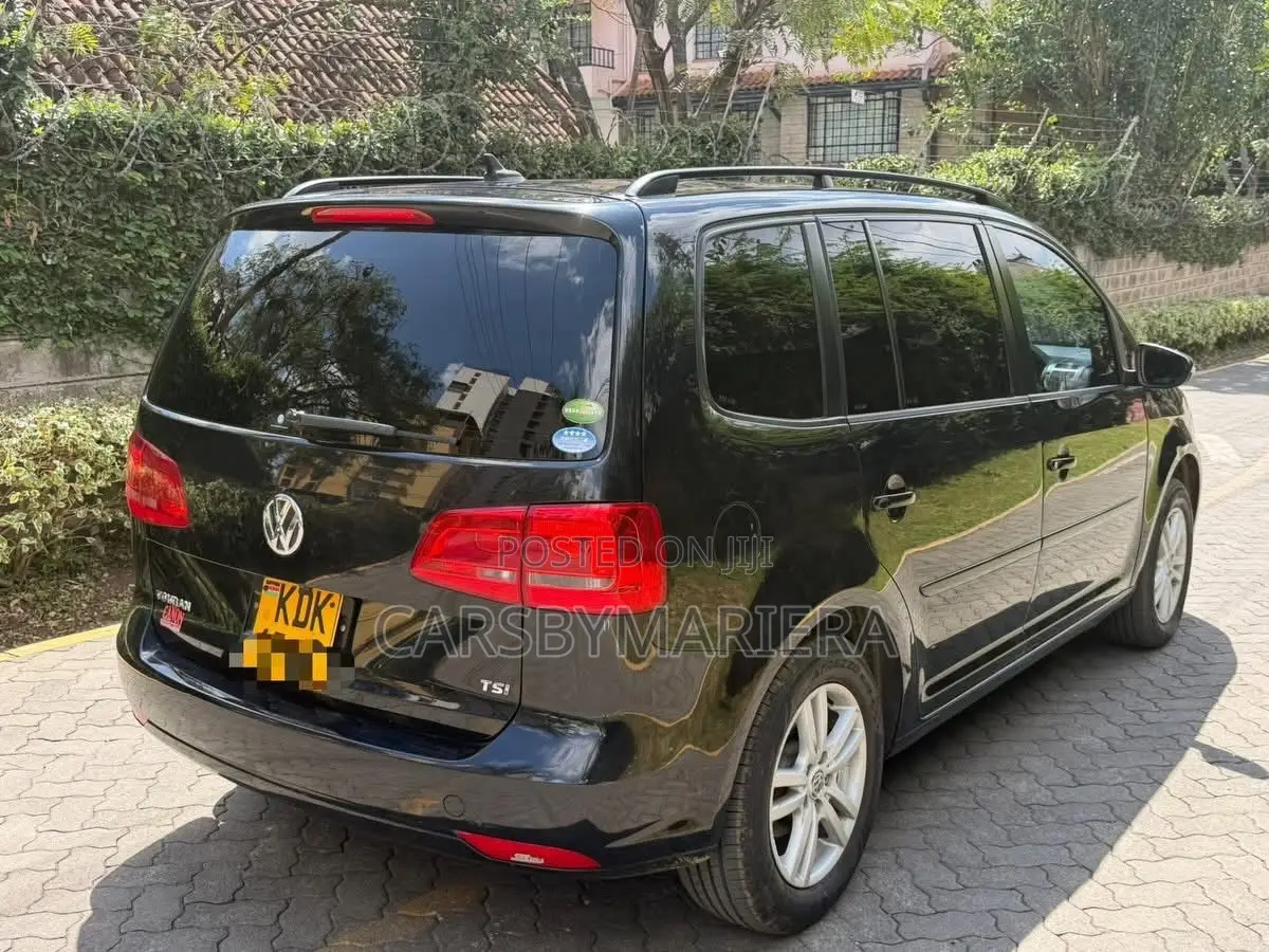 Volkswagen Touran 2015 Blue