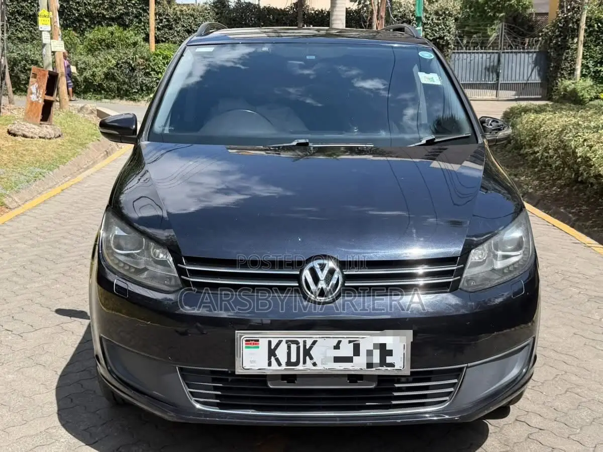 Volkswagen Touran 2015 Blue