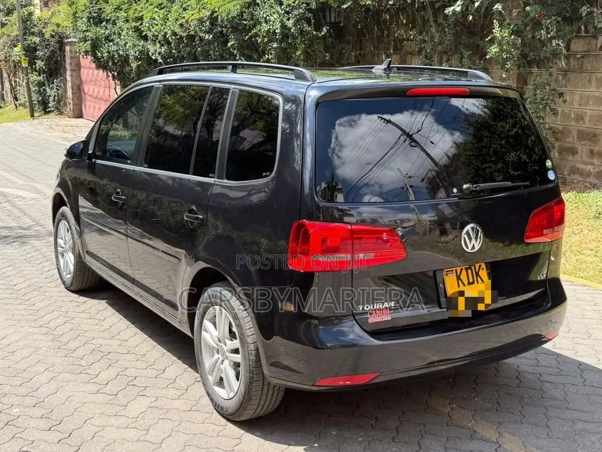 Volkswagen Touran 2015 Blue