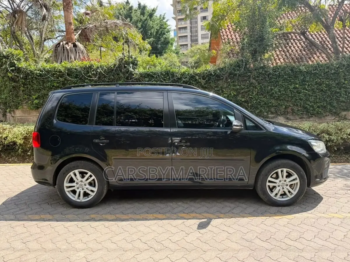 Volkswagen Touran 2015 Blue