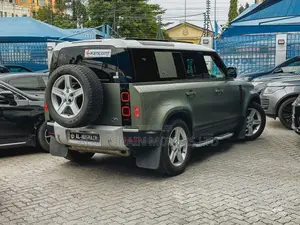 Land Rover Defender First Edition 2021 Green