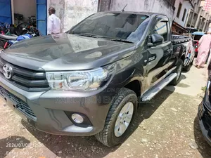 Toyota Hilux 2019 Gray