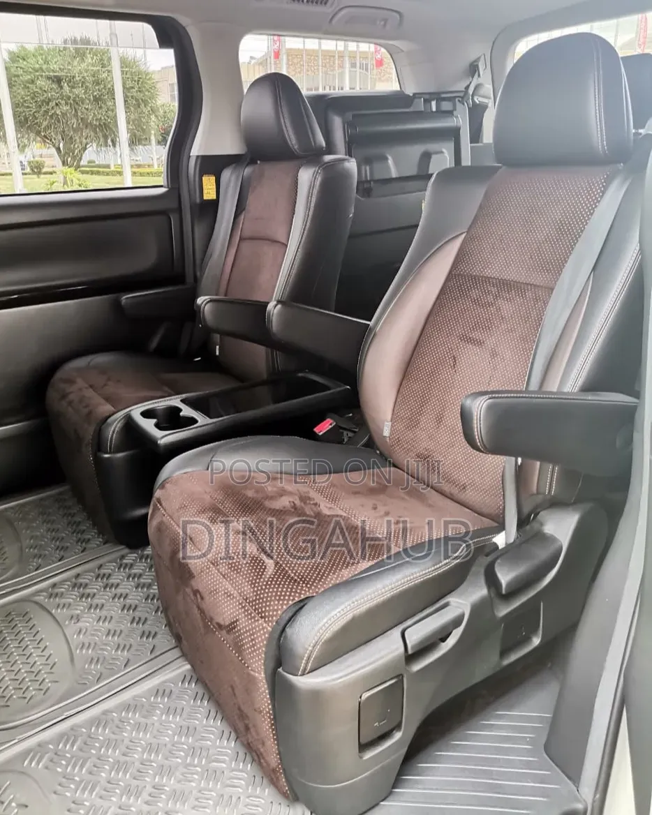 Toyota Alphard 2014 White