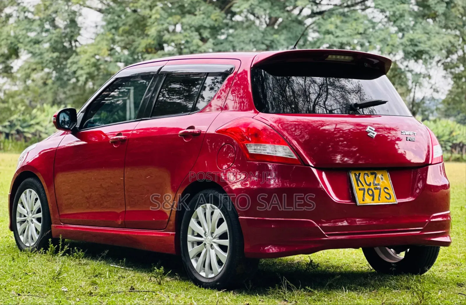Suzuki Swift 2013 Red