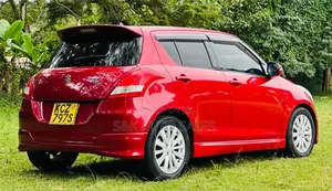 Suzuki Swift 2013 Red