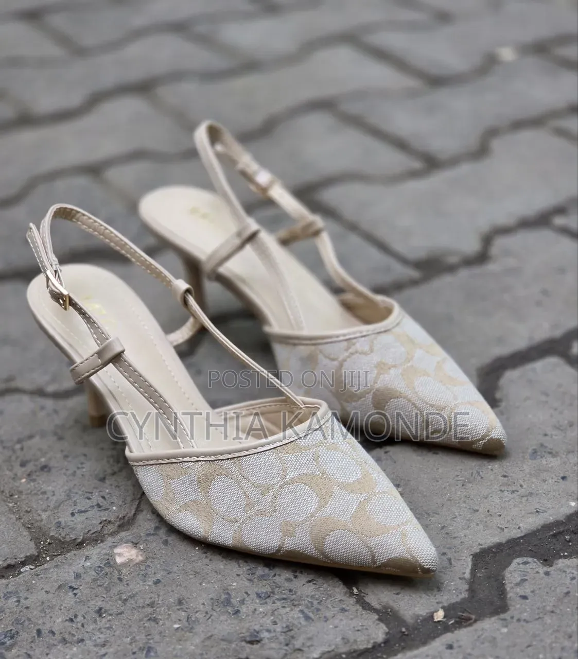 Kitten Pumps