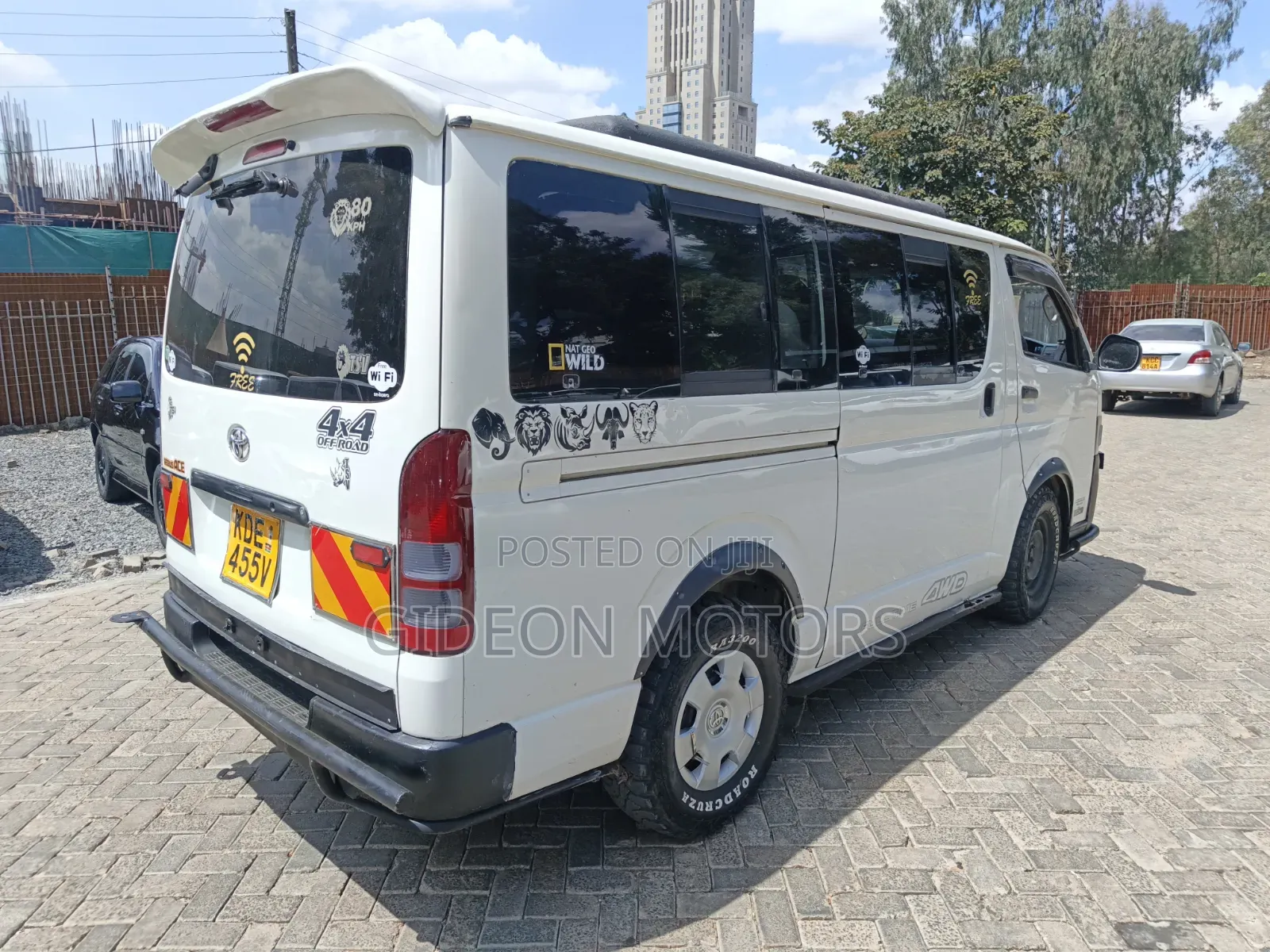 Toyota HiAce 2014 White