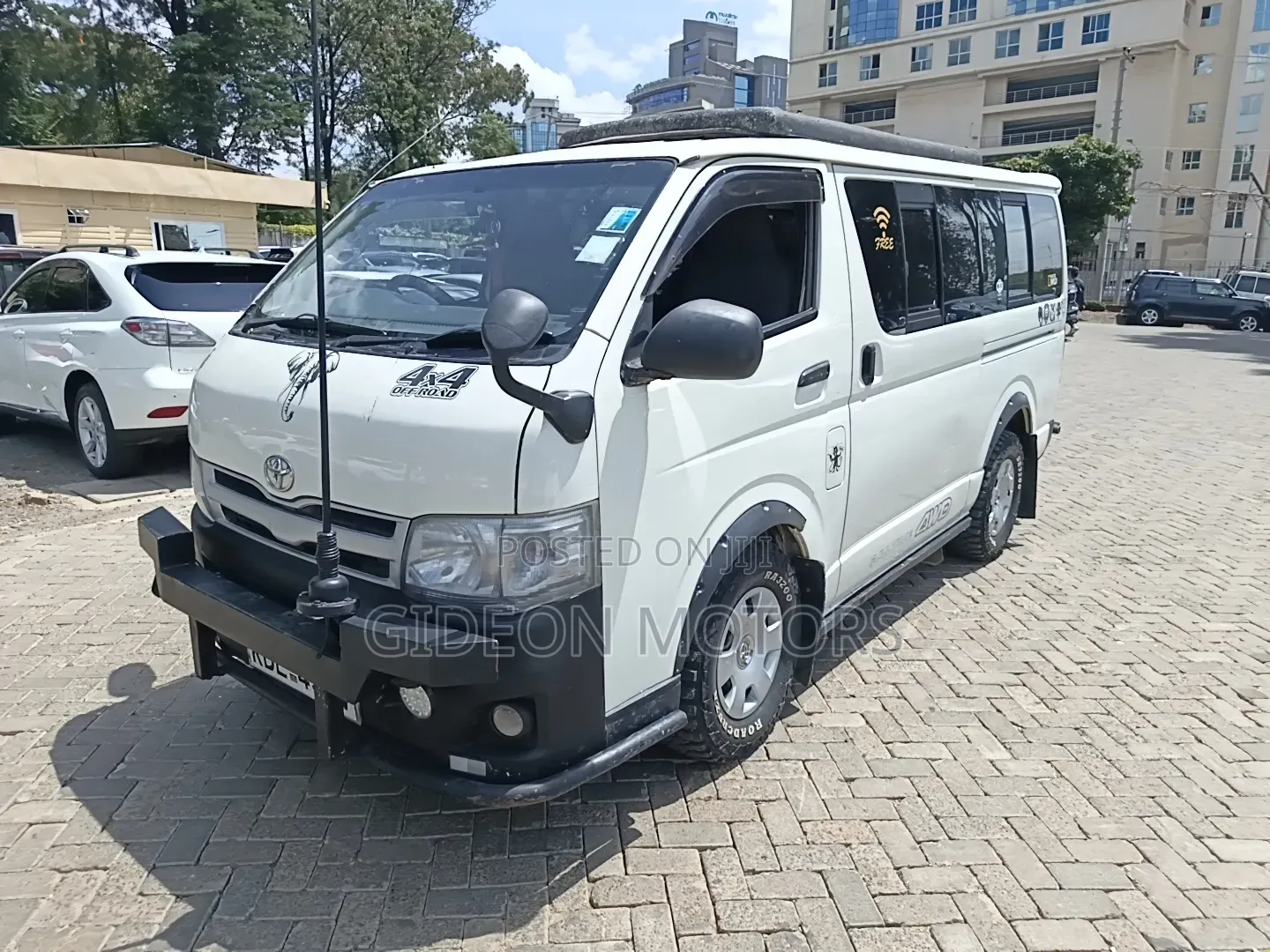 Toyota HiAce 2014 White