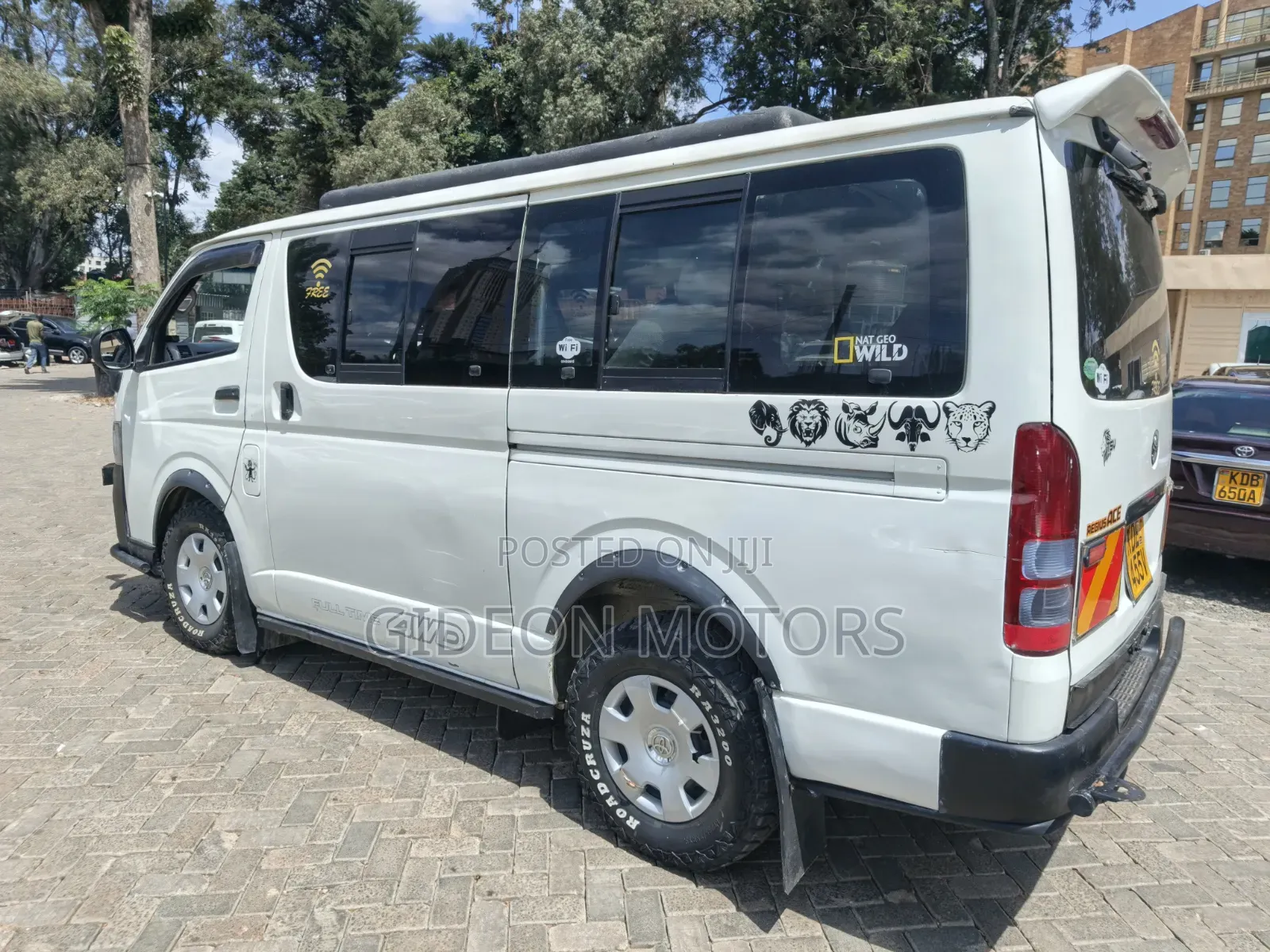 Toyota HiAce 2014 White
