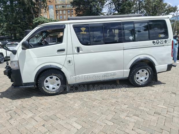 Toyota HiAce 2014 White - thumbnail 8