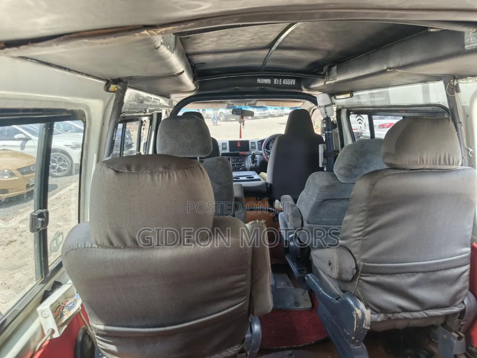 Toyota HiAce 2014 White