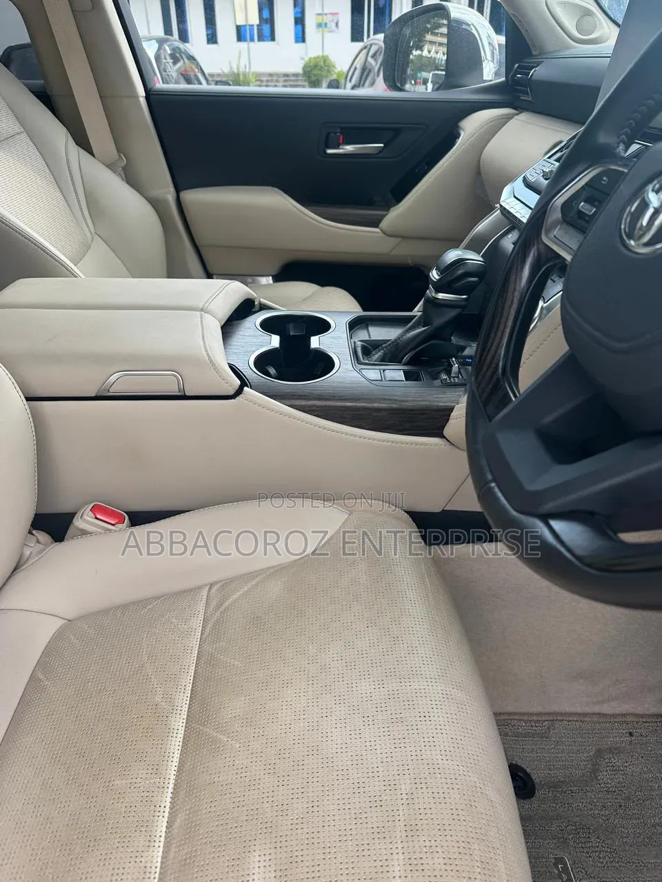 Toyota Land Cruiser LC300 2022 White