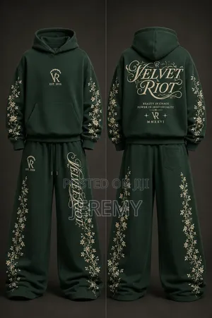 Velvet Riot – Crimson Vine Set 
