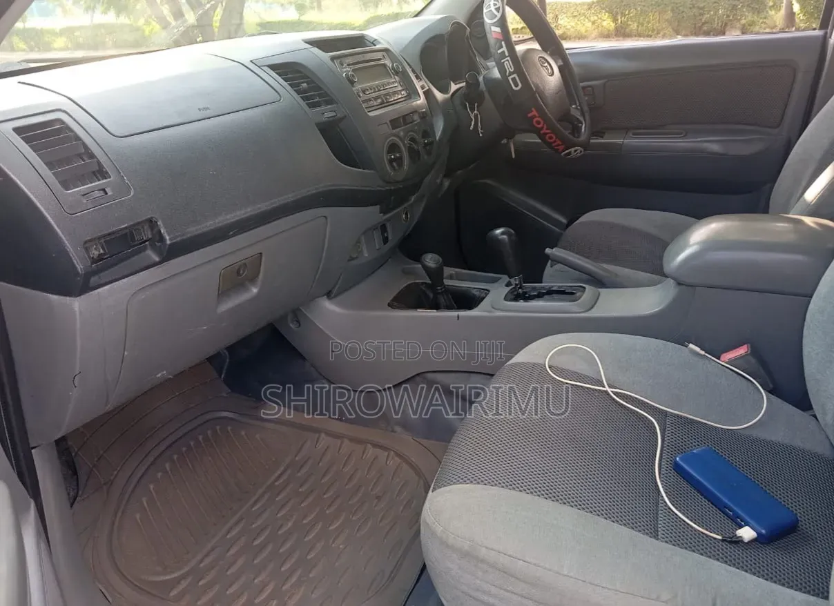 Toyota Hilux 2.5 Cab 2005 Silver