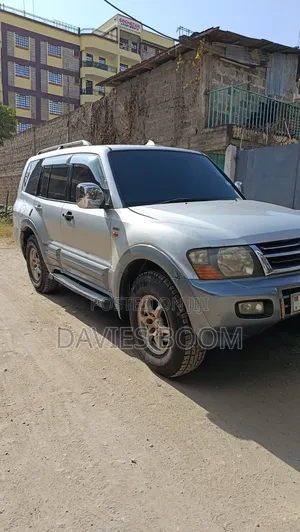 Mitsubishi Pajero 2002 Silver