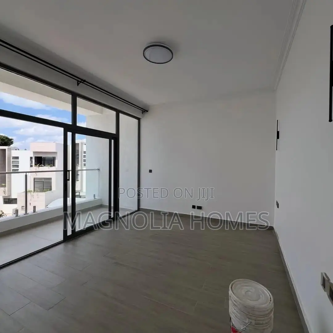 6bdrm Villa in Muthangari for sale