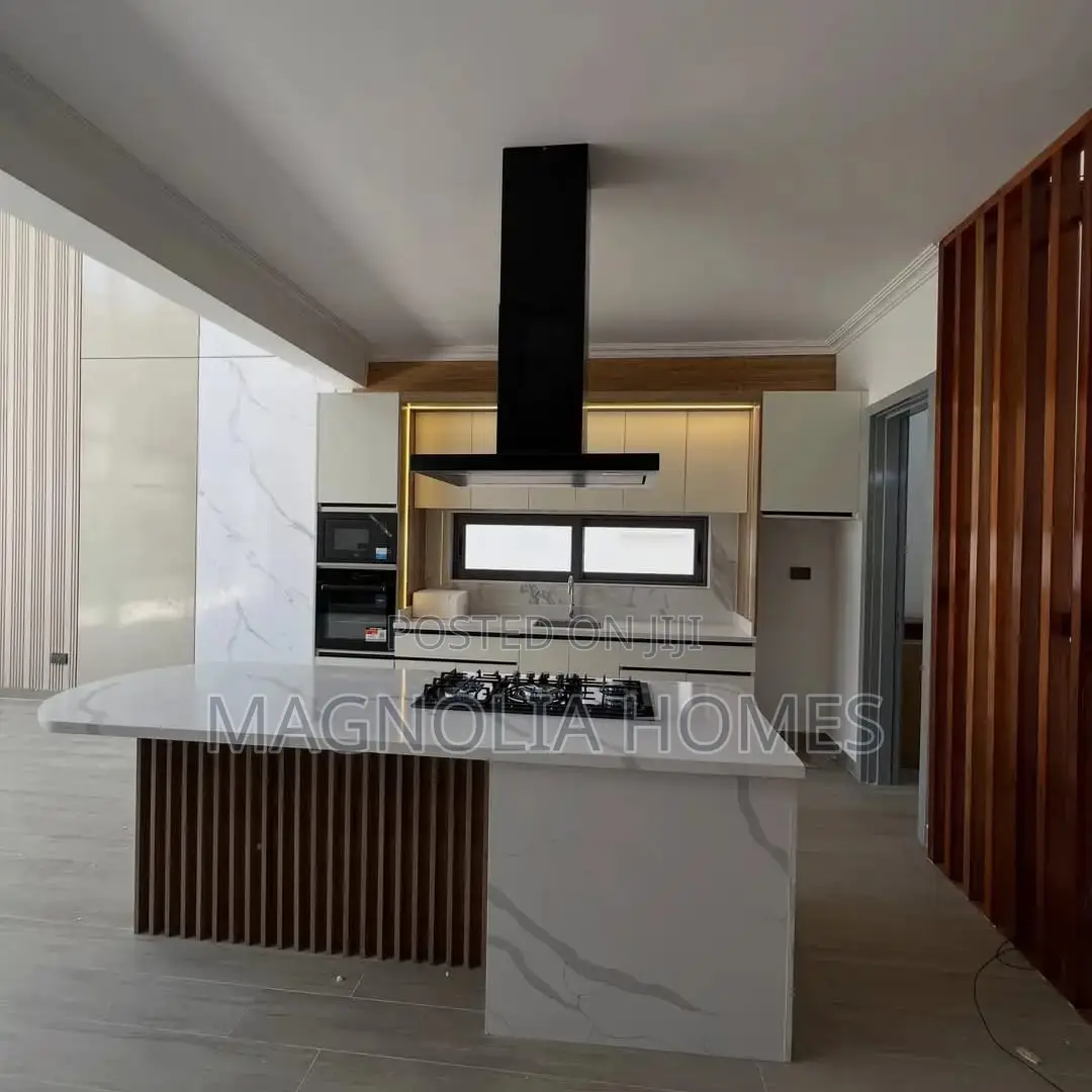 6bdrm Villa in Muthangari for sale
