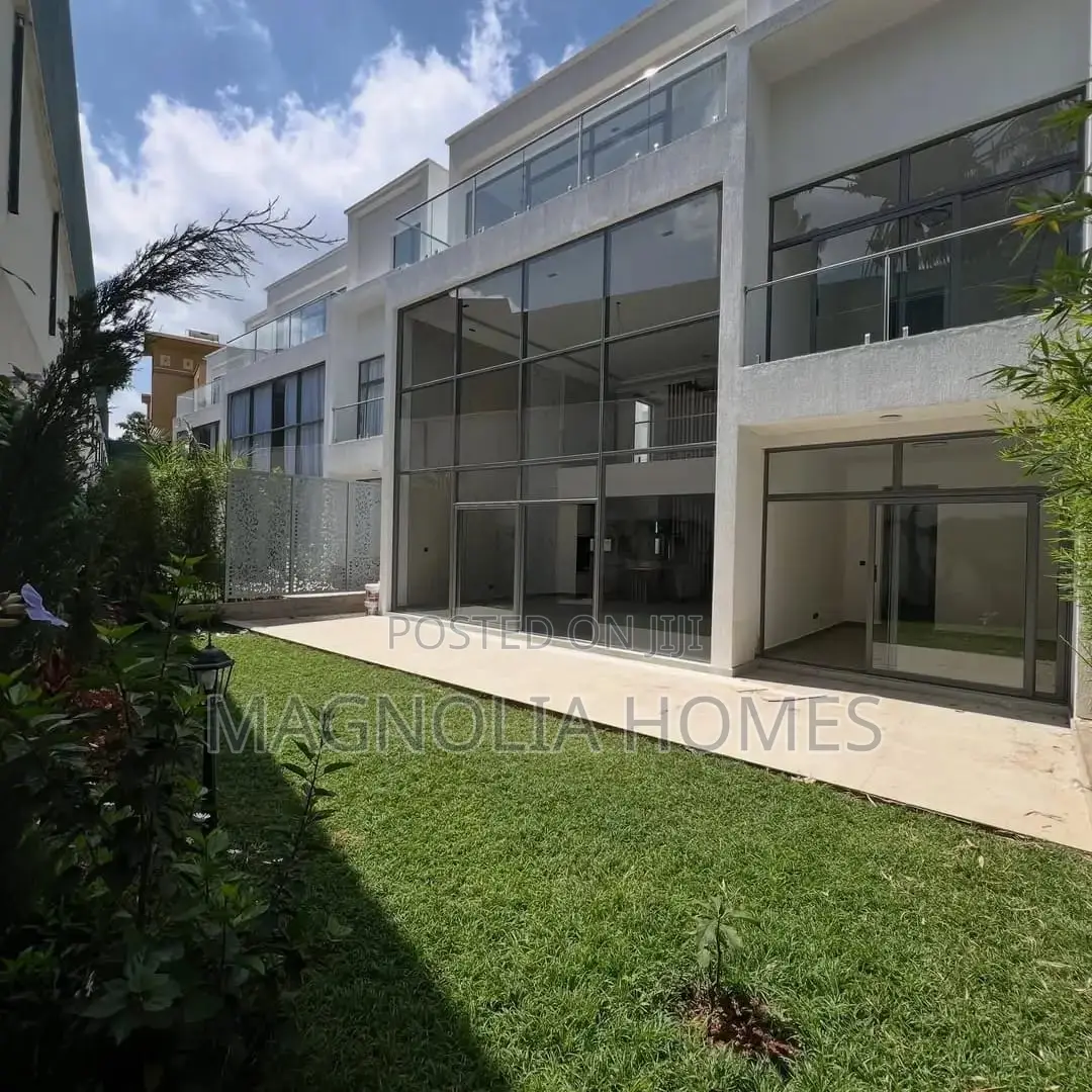 6bdrm Villa in Muthangari for sale