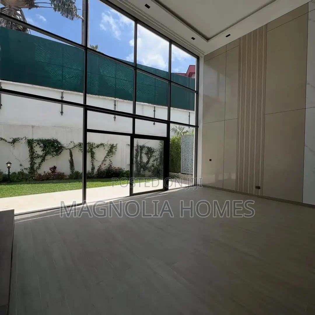 6bdrm Villa in Muthangari for sale