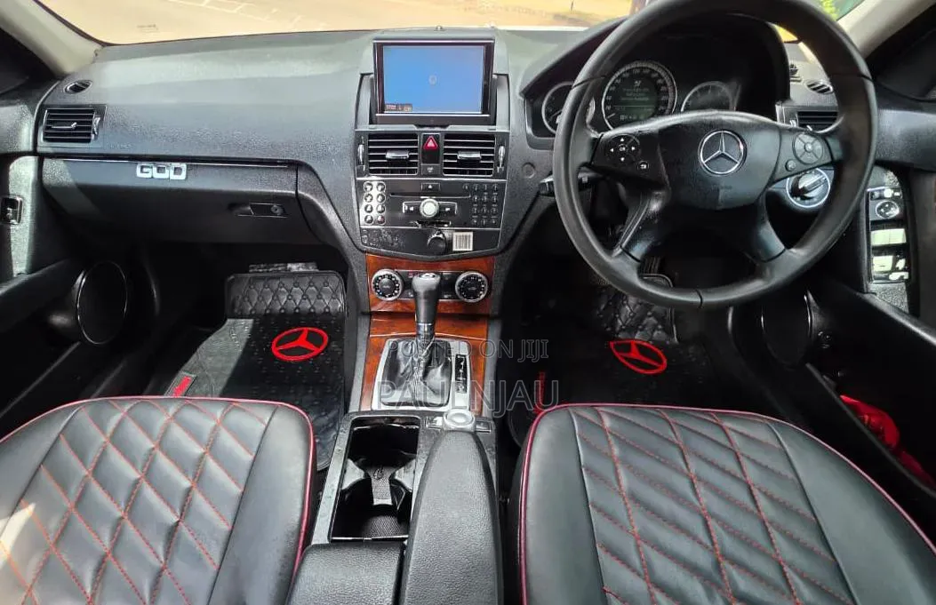 Mercedes-Benz C200 2007 Red