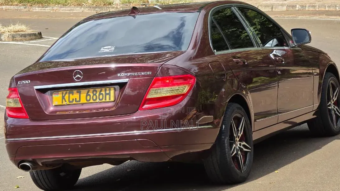 Mercedes-Benz C200 2007 Red