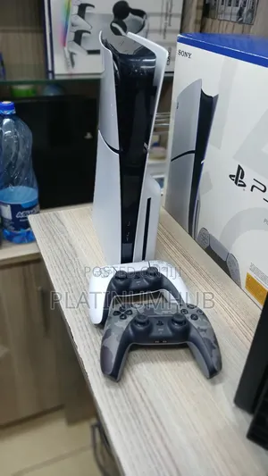 Clean Ps5 Slim Disc Edition +2controllers Ex-Uk