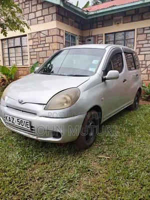 Toyota Fun Cargo 2003 Silver