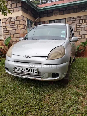 Toyota Fun Cargo 2003 Silver