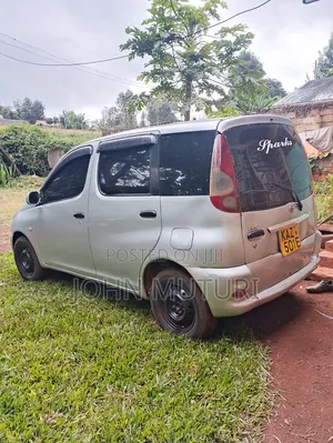 Toyota Fun Cargo 2003 Silver