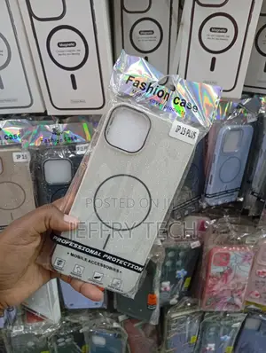 iPhone 15 Plus Glittering Silver Finish and Magsafe Case