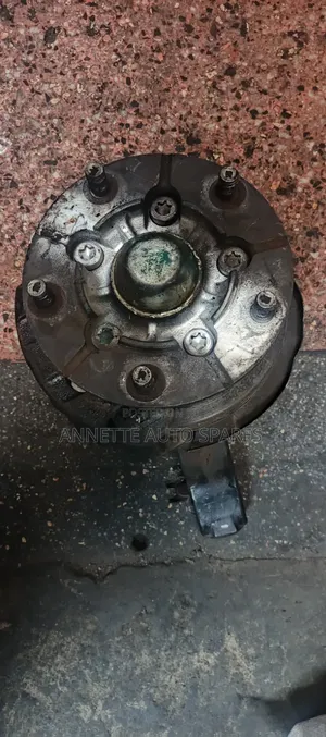 Complete Hub Isuzu Elf