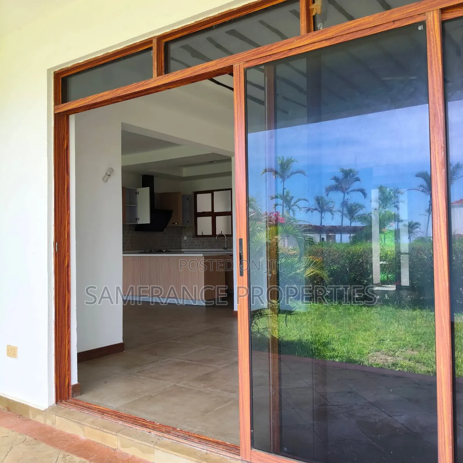 3bdrm Townhouse / Terrace in Kikambala for rent