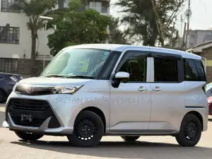 Toyota Tank 1.0 FWD 2018 Silver