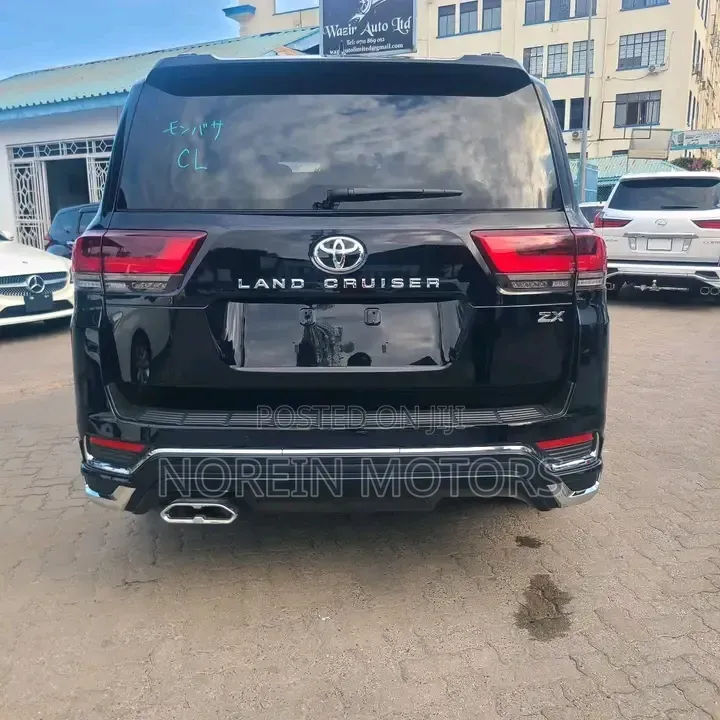 Toyota Land Cruiser 2022 Black