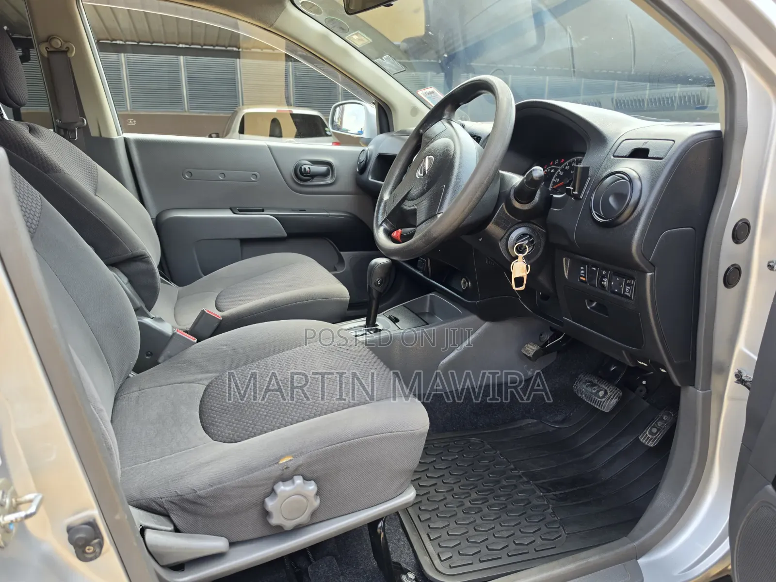 Nissan Advan 2014 Silver