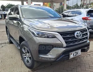 Toyota Fortuner 2022 Gray