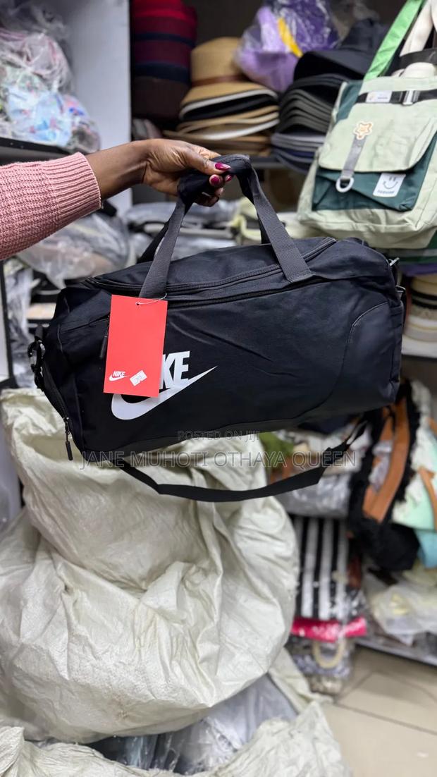 Nike Duffle /Gym Bag - thumbnail 2