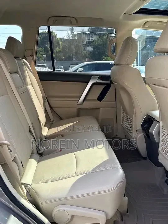 Toyota Land Cruiser Prado 2019 Gray