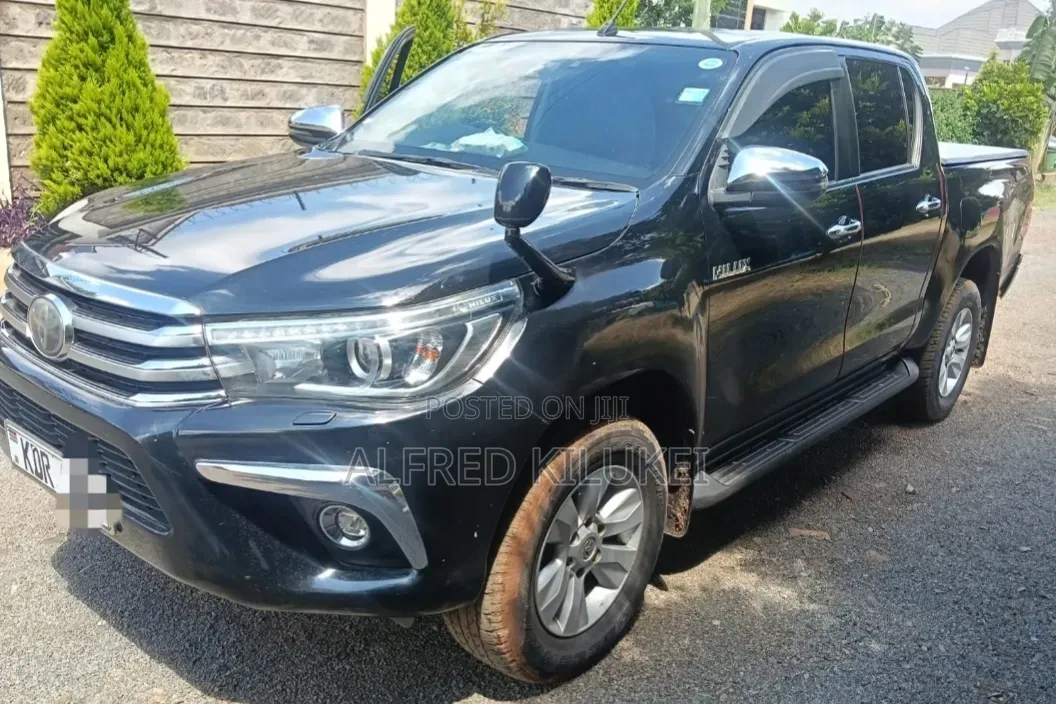 Toyota Hilux 2018 Black