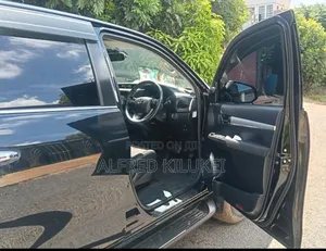 Toyota Hilux 2018 Black