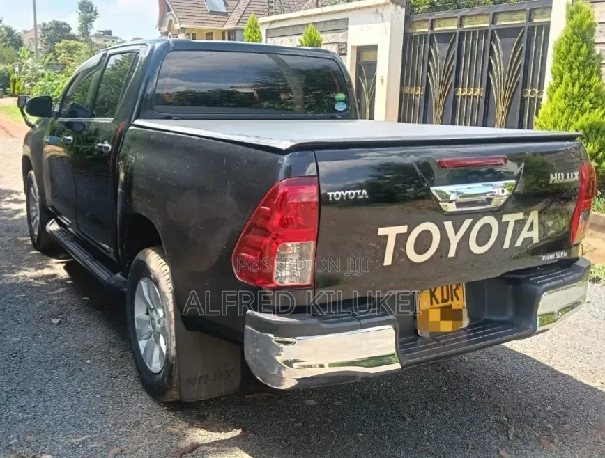 Toyota Hilux 2018 Black