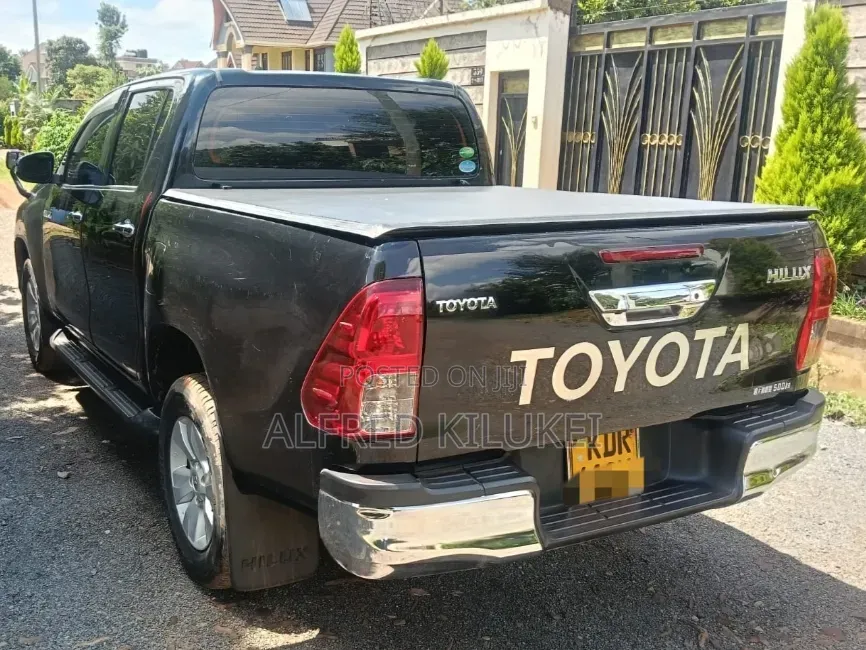 Toyota Hilux 2018 Black